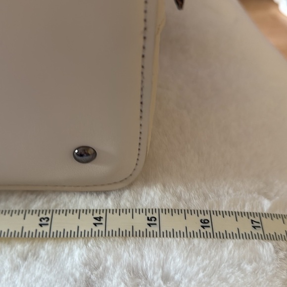 NEW Betsey Johnson Skull Handbag - Picture 5 of 14